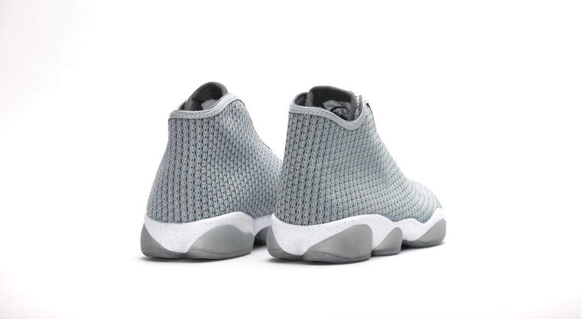 air-jordan-horizon-wolf-grey-
